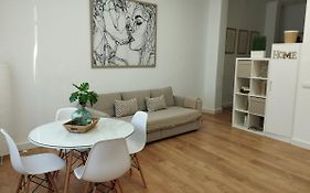 Apartamento Turistico Leo Baena